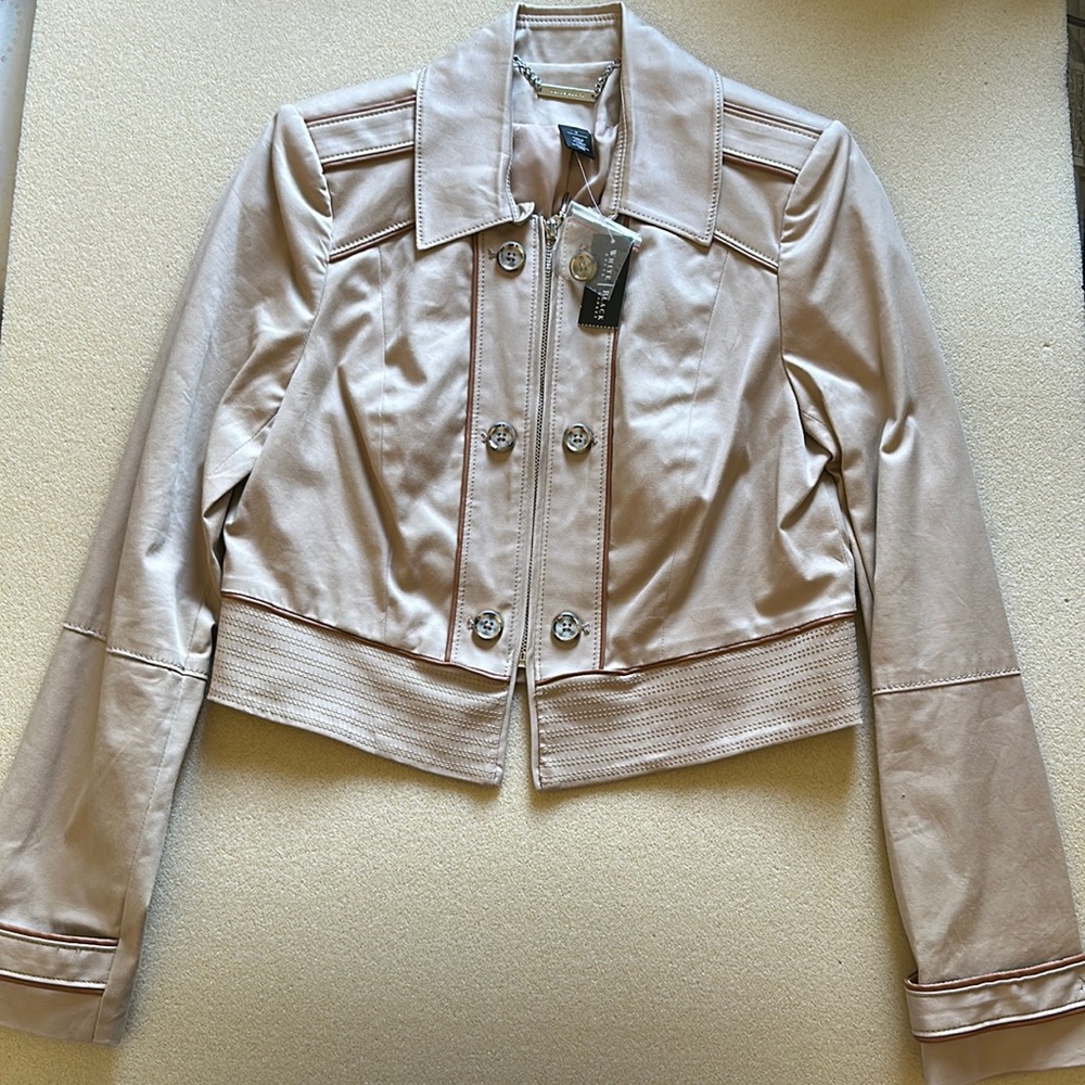 New White House Black Market Cropped Ntrl Jacket (Size 6)